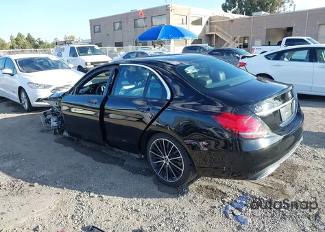 2021 Mercedes-Benz C 300 Sedan z USA, uszkodzony, nr VIN W1KWF8DB7MR638840